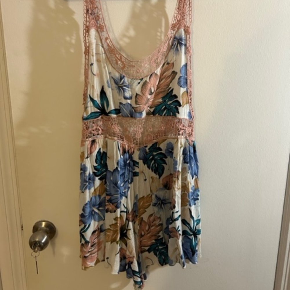 Solemio Floral butterfly flowy romper, size medium